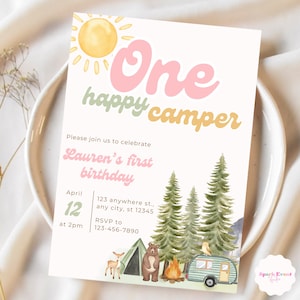 Pink ONE Happy Camper verjaardagsuitnodiging eerste verjaardag camping uitnodiging bos dier bos thema digitale download