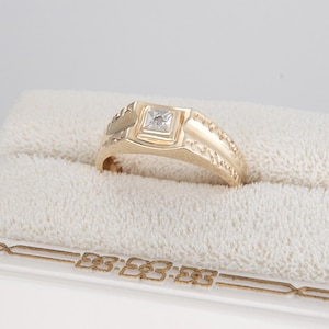 10K Yellow Gold Single Round Real Natural Diamond Ring Textured Accent Band