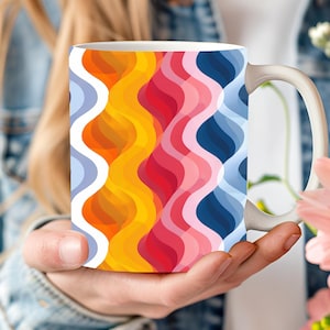 Retro Rainbow Mug Coffee Lover Kitchen Decor Vintage Style Ceramic Cup Bohemian Design Wavy Pattern Drinking Vessel Kitchen Accessory Retro