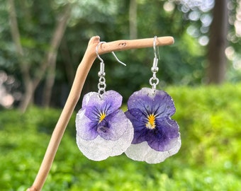 Handgemachte echte Stiefmütterchen Ohrringe, Lila Tricolor Blume Schmuck, gepresste Blumen baumeln Tropfen Ohrring, Geburtstag Abschluss Weihnachtsgeschenk
