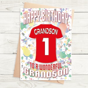 Maillot de football - rouge - petit-fils - carte de joyeux anniversaire - merveilleux petit-fils - option badge - A5 - enveloppe kraft texturée de qualité
