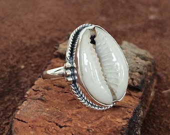 Anillo de concha de cauri en plata de ley 925, hecho a mano, concha natural, concha de kodi, venta rápida, joyería de cauri, declaración, regalo para ella