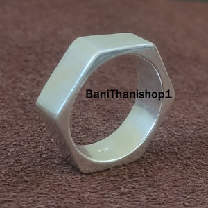 Handgjord nötring i sterlingsilver, unisex hexagonarmband
