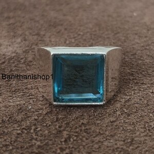 Anello con pietra preziosa topazio blu naturale, Anello da uomo, Anello a forma di rettangolo, Anello in argento sterling 925, Anello con pietra preziosa ~ Anello fatto a mano ~ Gioielli in argento