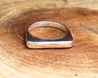 Anillo cuadrado de plata, anillo de banda cuadrada de plata, anillo hecho a mano, anillo de banda de estilo, anillo bohemio, anillo de plata de ley 925, anillo de patrón simple, regalo para ella