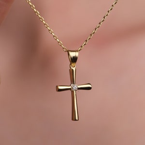 Colar de cruz, pingente de cruz com zircônia, colar de cruz moderno, cruz de ouro feita à mão, colar de Natal, presentes de Natal para ela