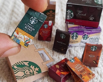 Conjunto de 10 Miniaturas de Café e Sacolas Starbucks em Escala 1/12 - Arquivo para Impressão Digital - Download Disponível