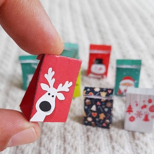 8 style sac en papier de Noël miniature ensemble de sac cadeau de Noël fichier imprimable téléchargement fichier numérique, impressions numériques, téléchargement numérique
