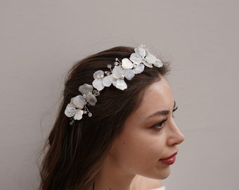 Floral Bridal Headband | Pearl & Crystal Tiara with| White Wedding Headpiece and Crown for Bride | Hair Accessory for Women