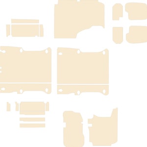 Puede incluir: Un juego de alfombrillas de suelo beige para un vehículo. Las alfombrillas están hechas de un material duradero y están diseñadas para proteger el suelo del vehículo de la suciedad, los derrames y el desgaste.