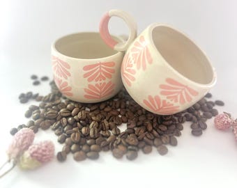 Tazze da caffè in ceramica rosa con motivi floreali fatte a mano - Set retrò anni '70