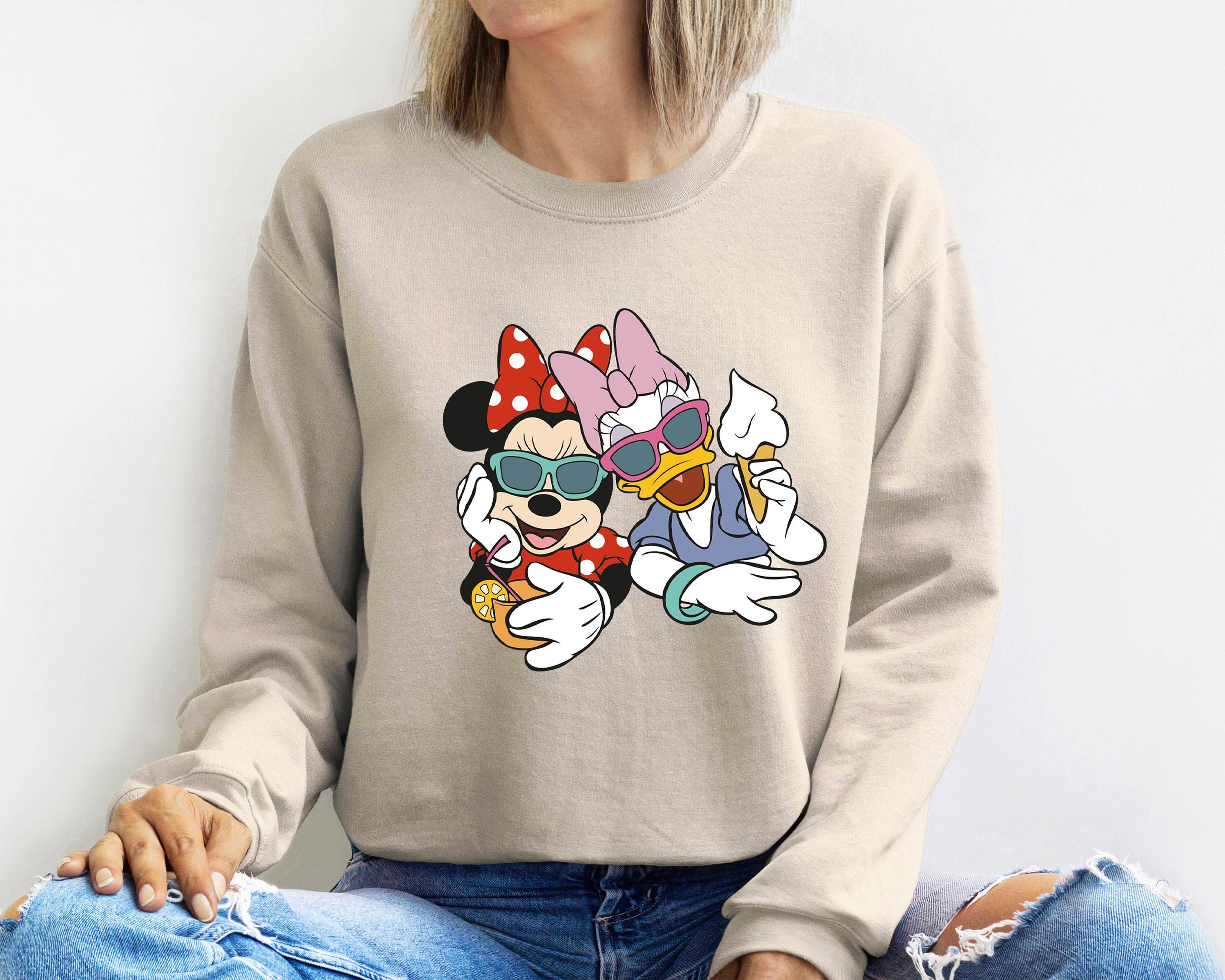 Minnie and Daisy Sweatshirt Disney Best Friends Sweatshirt Magic Kingdom Sweatshirt Minnie and Daisy Duck Disney Christmas