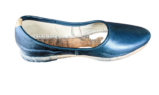 mojdi type shoes