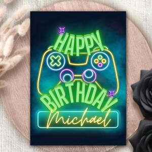 Carte de voeux personnalisée pour manette de jeu néon des années 80, carte d'anniversaire cyberpunk esthétique des années 90, nom, signes, carte de sentiment