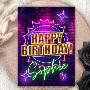Tarjeta de felicitación personalizada con letrero de neón de los 80, tarjeta de cumpleaños hecha a mano con estética cyberpunk de los 90, letreros con nombre y luz fluorescente, tarjeta con sentimiento