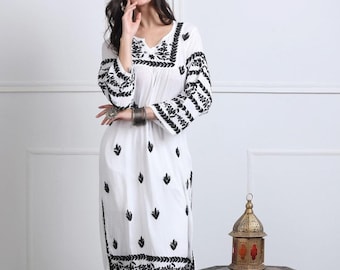 Handcrafted Chikankari Kurti with Lycra Pants: Lucknowi Embroidery