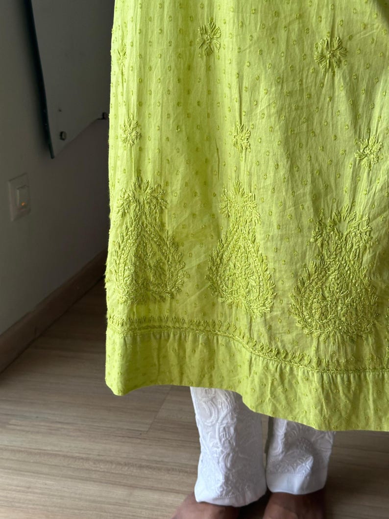 Handmade Chikankari Kurta Set: Dobby Cotton Kurti with Lycra Pants