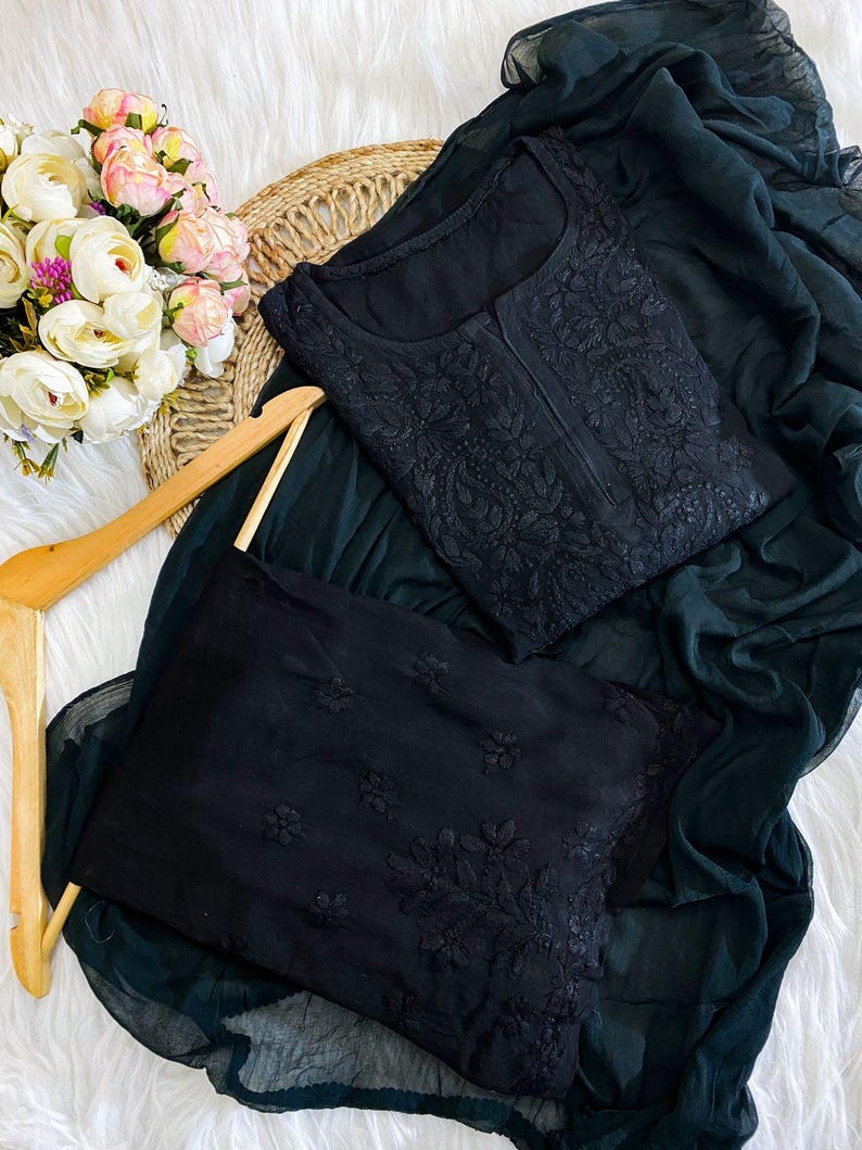 Handgjord Chikankari Kurti Palazzo Set: Färgbar Rayon Chiffon Dupatta Svart
