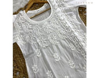 Handgemaakte katoenen Kurti-top | Lucknowi Chikankari-borduurwerk