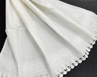 White Dupatta Soft Kota Doriya cotton with Lucknowi Chikan & Kurashiya Work – Dyeable – 2.5 Meters