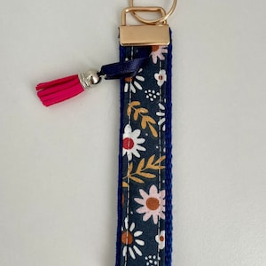 Porte-clés dragonne, en tissu, modèles uniques.
