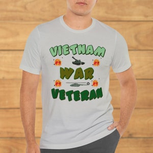LUON VUITUOI LV Funny Vietnamese Viet VN Always Happy Saying Unisex T-Shirt  Mens