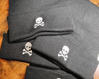 Gorro de calavera, gorro tipo skully, gorro de invierno con huesos cruzados