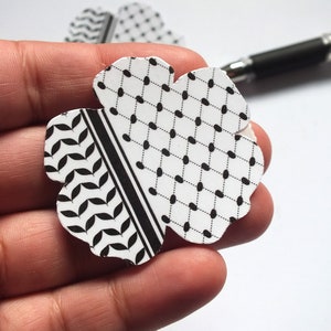 Vetgedrukte Keffiyeh Poppy Flower-vinylsticker – steunsticker Palestina voor iPhone, dagboek, autobumper – symbolisch subtiel protestkunstvinyl