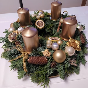 Adventskranz frisch, gold-creme, edel, handgebunden, 35 cm
