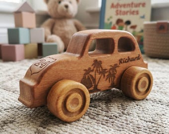 Carrinho de brinquedo de madeira personalizado, com nome gravado, em madeira de faia, ideal para crianças pequenas com estilo Montessori.