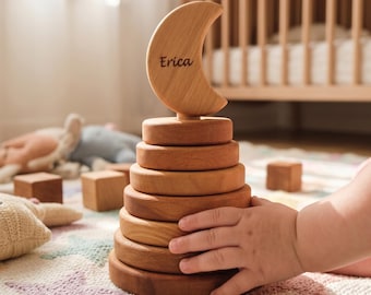 Giocattolo impilabile personalizzato in legno di faggio, impilatore di anelli a forma di luna Montessori, regalo per bambini Waldorf
