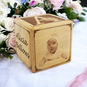 Cubo de recuerdo de bebé personalizado con foto, bloque de bebé de madera personalizado con grabado fotográfico, primer adorno navideño del bebé regalo de bloque de bebé