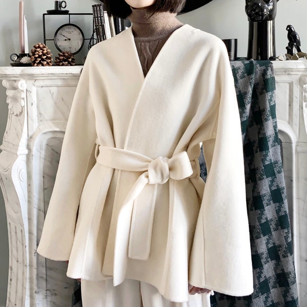 Perlenweißer Kimono-Wickelmantel aus 100% Wolle, Elfenbein-Schurwolle aus reiner Schurwolle mit offener Front-Wickeljacke, Frauen-Locker-Passend-Winter-Kurzmantel