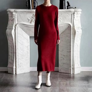 Bourgondische lange gebreide jurk van pure merinowol, jurk met lange mouwen en ronde hals, winter maxi jurk van natuurlijke wol, elegante basisjurk