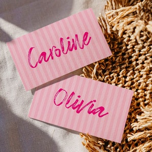 Plantilla de tarjeta de lugar rosa intenso, tarjeta de lugar manuscrita, tarjeta de nombre editable y original, carpa de comida rosa, despedida de soltera, boda, descarga instantánea