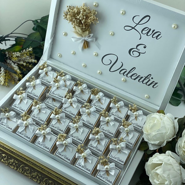 Chocolats de mariage personnalisés - Créez des chocolats personnalisés, rehaussez votre journée spéciale avec des cadeaux de fiançailles élégants décorés de fleurs !