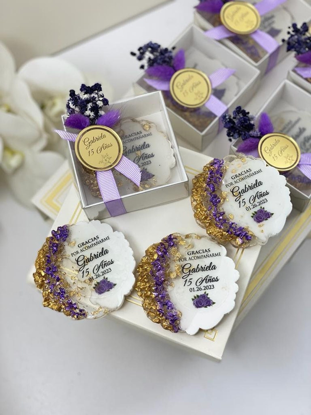 Recuerdos magnéticos personalizados para quinceañeras: mariposa morada -  Etsy México, image size:1080x1440