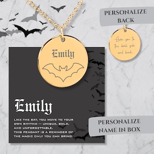 Gepersonaliseerde vleermuisnaamketting, oudengelse naamketting met vleermuis, oudengelse briefhanger, oudengelse naamsieraden, cadeau voor vleermuisliefhebber