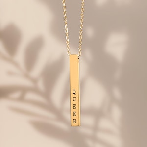 QUEER Bar-ketting, aanpasbaar LGBTQ-cadeau, subtiele Pride-sieraden, genderqueer, queer Jewelry Artist, 18k roségoud verguld, roestvrij staal