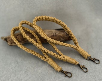 Macrame keychain