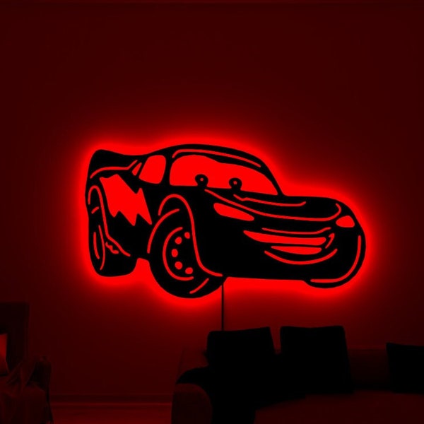 Décoration murale en bois Lightning McQueen, lumière LED McQueen, Lightning McQueen Lovers, art mural lumière LED, film sur les voitures, cadeau d'anniversaire