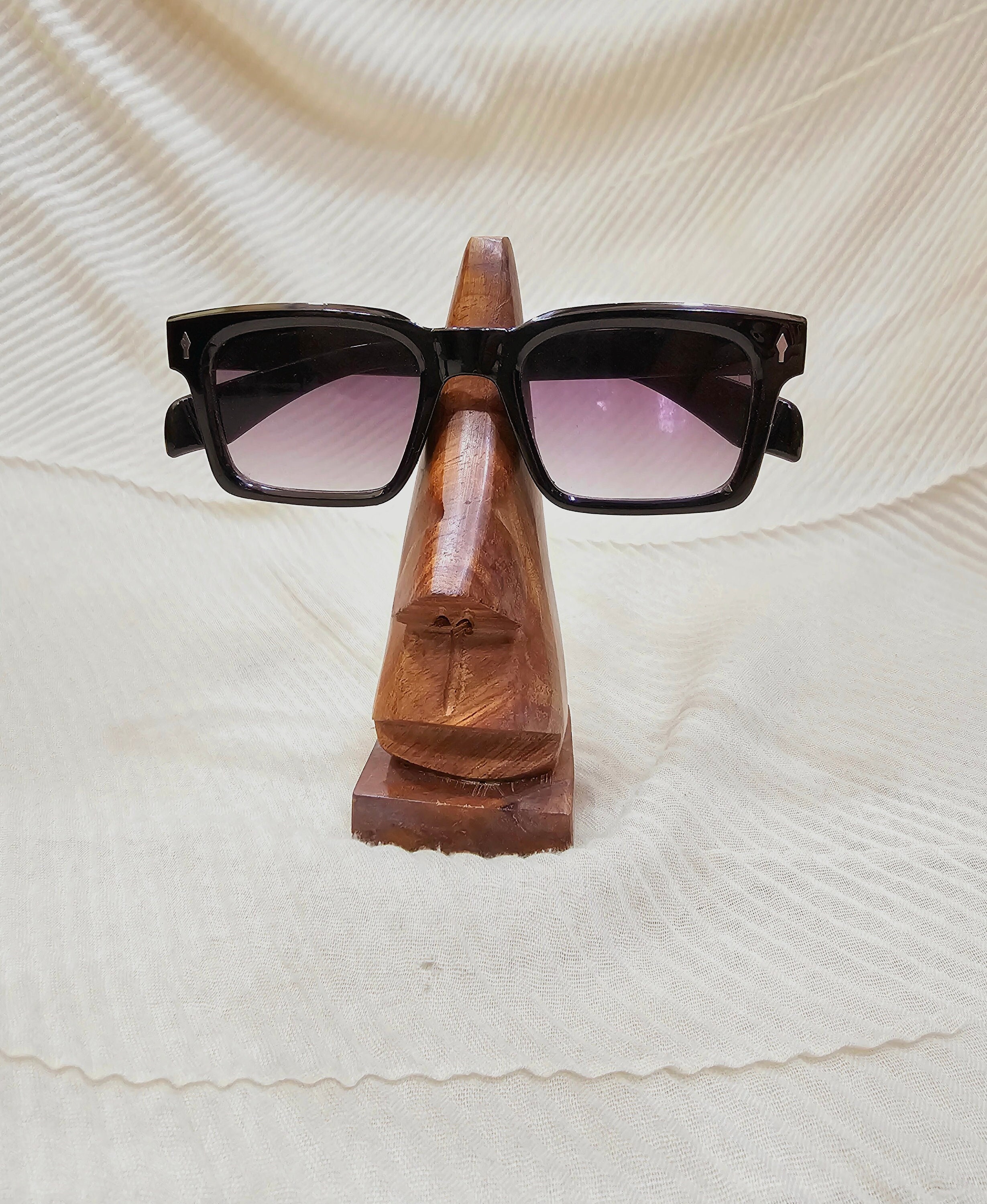 Handmade Around in Dark Brown Wood eyeglasses holder (Indonesia) - 7 H x  3.9 W x 2.4 D - Bed Bath & Beyond - 28280245