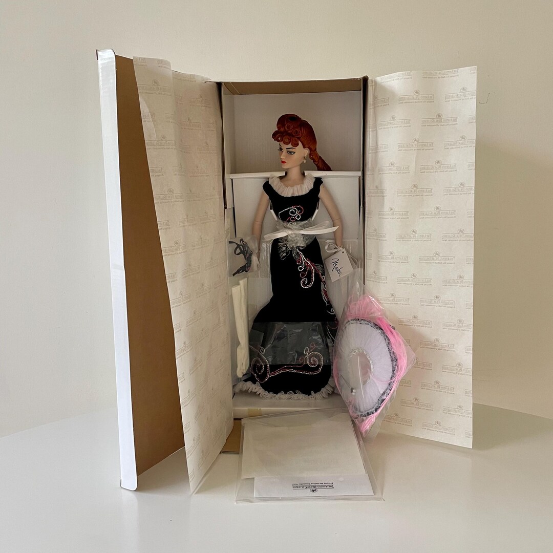 Ashton Drake Madra A WOMAN FOR ALL SEASONS, RARE