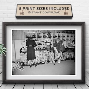 1940s Fashion Models Photograph: Mark Foy&#39;s Department Store Print (Digital Download)