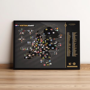 PAYS-BAS - De Voetbalkaart des Pays-Bas - Affiche encadrée - 30 x 40 cm - Carte de Football