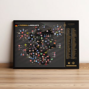 DEUTSCHLAND – Die FußballLandkarte Deutschlands – Gerahmtes Poster – 30 x 40 cm – Fußballkarte