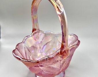 Panier Fenton Chou rose en verre irisé