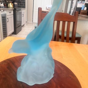 LE Smith frosted blue glass bird in flight