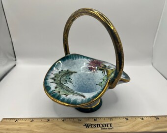 Cesta de porcelana vintage pintada a mano y fabricada en Italia.