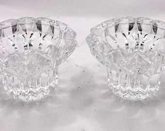 ヴィンテージ クリスタル キャンドルホルダー ペア。高さ約 4 インチ